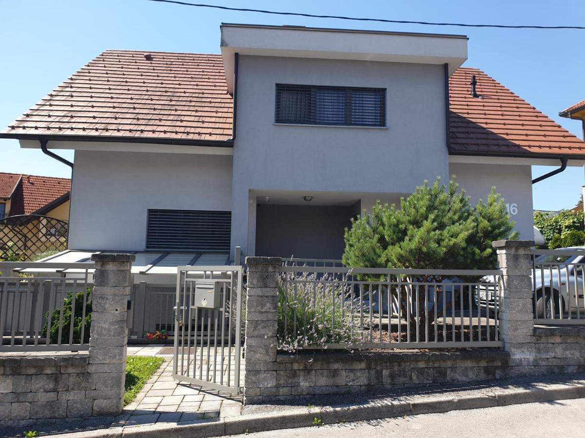 Apartment Emma Ljubljana - Free Parking, Ac, Wifi Exteriör bild