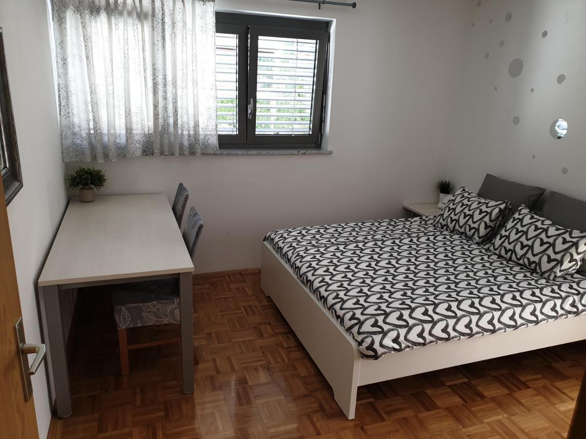 Apartment Emma Ljubljana - Free Parking, Ac, Wifi Exteriör bild