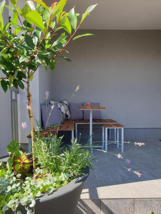 Apartment Emma Ljubljana - Free Parking, Ac, Wifi Exteriör bild