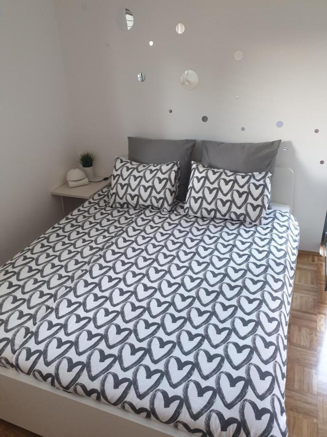 Apartment Emma Ljubljana - Free Parking, Ac, Wifi Exteriör bild