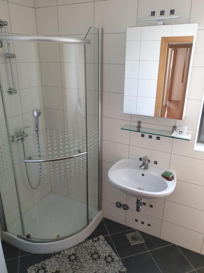 Apartment Emma Ljubljana - Free Parking, Ac, Wifi Exteriör bild